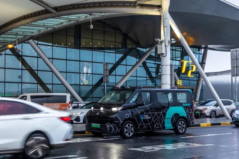 文远知行Robotaxi GXR正式开启24小时纯无人商业化运营