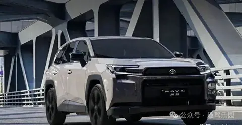 13.9万买混动SUV，燃油车还没反应过来，丰田已经把门槛踩碎了。